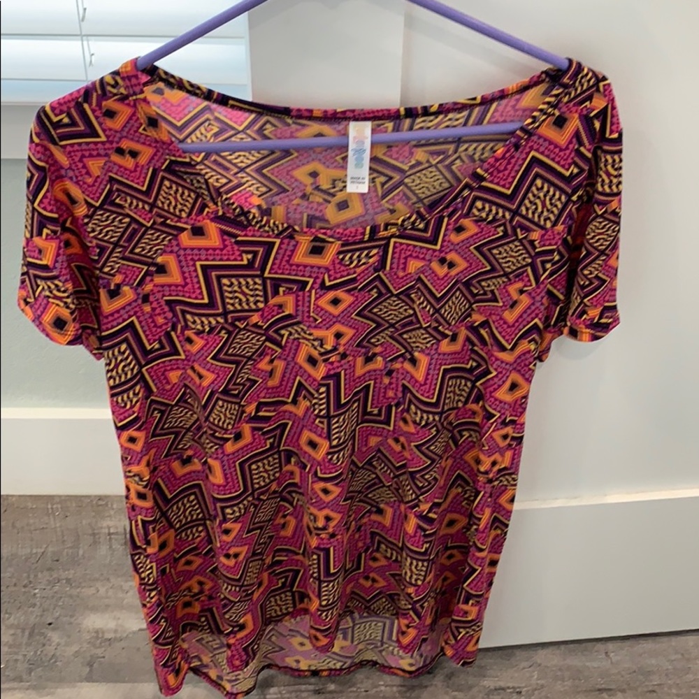 LuLaRoe pattern top